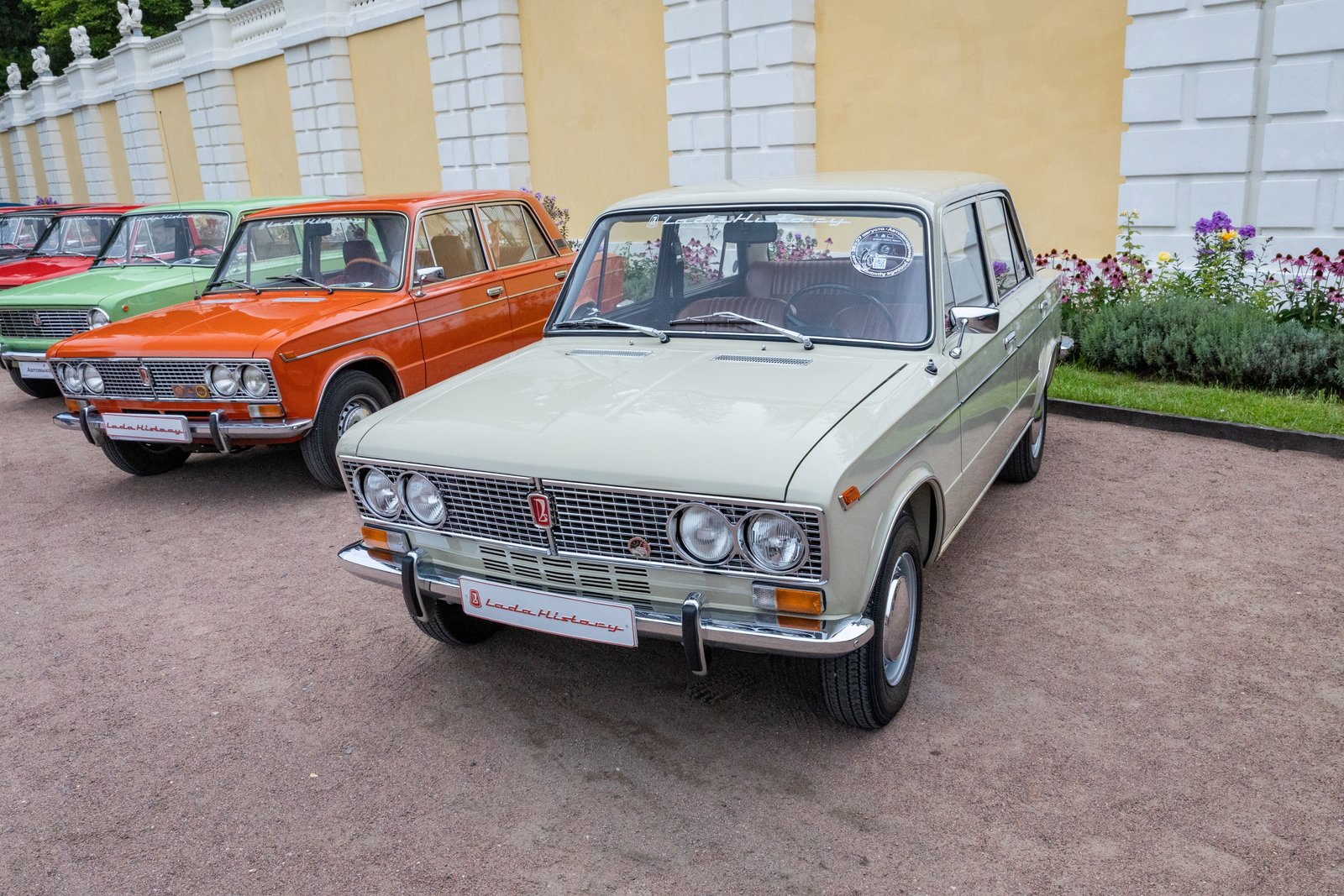 Автомобильная выставка в Архангельском: лучшие экспонаты