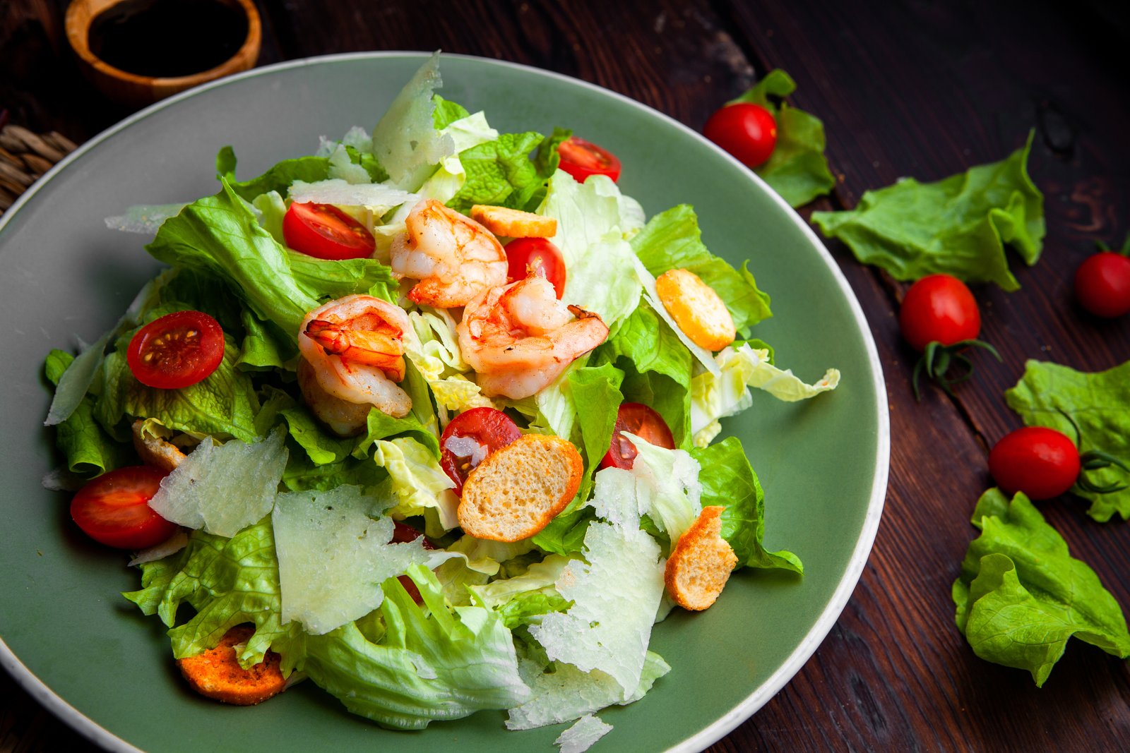 Диетический рецепт салата с креветками: вкусно, легко и полезно