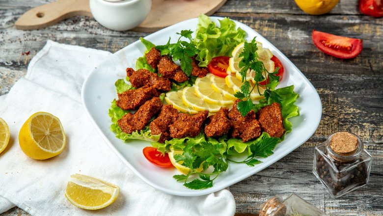 Чи кефте, кефте, чий кефте, сырые котлеты, закуска из фарша, закуска из мяса, турецкая закуска Чи кефте, кефте, чий кефте, сырые котлеты, закуска из фарша, закуска из мяса, турецкая закуска