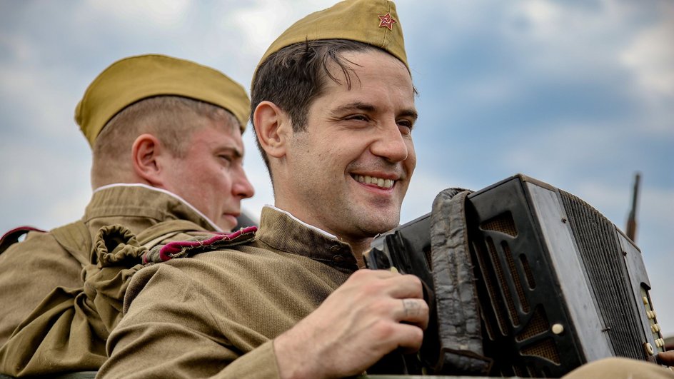 Марк Богатырев в сериале «Значит, нам туда дорога»