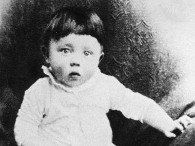 Slide image for gallery: 12069 | Адольф Гитлер. Человек, оставшийся в истории самым кровавым тираном всех времен, в детстве выглядел обычным малышом.