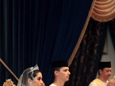 Slide image for gallery: 7488 | Тунку Тан Аминах и Деннис Мухаммед Абдулла