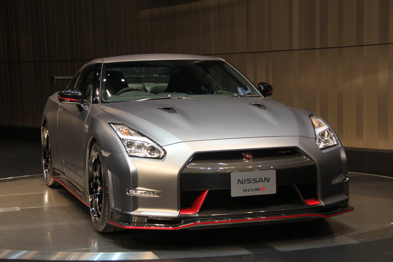 Nissan GT-R Nismo стал рекордсменом Нюрбургринга