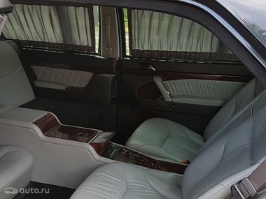 slide image for gallery: 23433 | Mercedes Бориса Ельцина выставлен на продажу