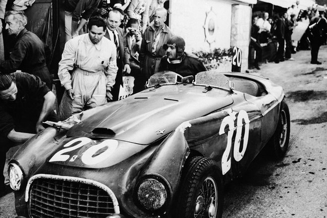 Гонщик Луиджи Чинетти в Ferrari, 10 июля 1949 года