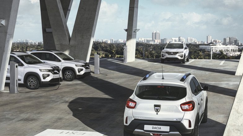 slide image for gallery: 26770 | Dacia Spring каршеринг