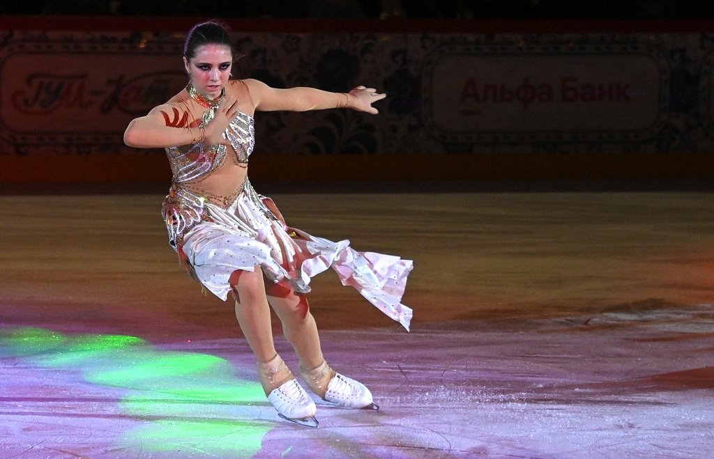 Навка заявила об отсутствии запрета на участие Валиевой в ледовых шоу