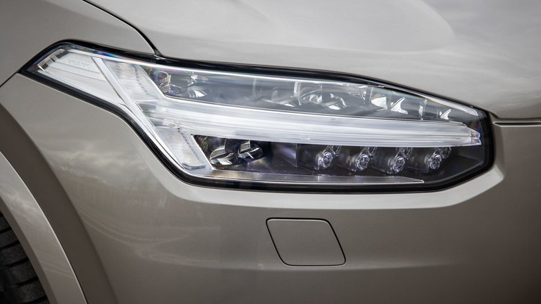 slide image for gallery: 28126 | Тест-драйв Volvo XC90