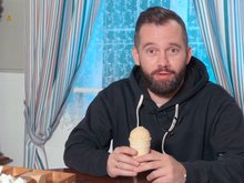 Кадр из Есть в России