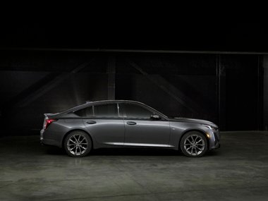 slide image for gallery: 24372 | Cadillac CT5