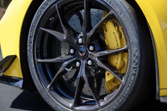 Chevrolet впервые предложил для Corvette десятипоршневые тормоза Chevrolet впервые предложил для Corvette десятипоршневые тормоза