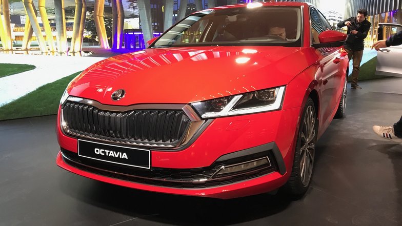 slide image for gallery: 25287 | Skoda Octavia 1