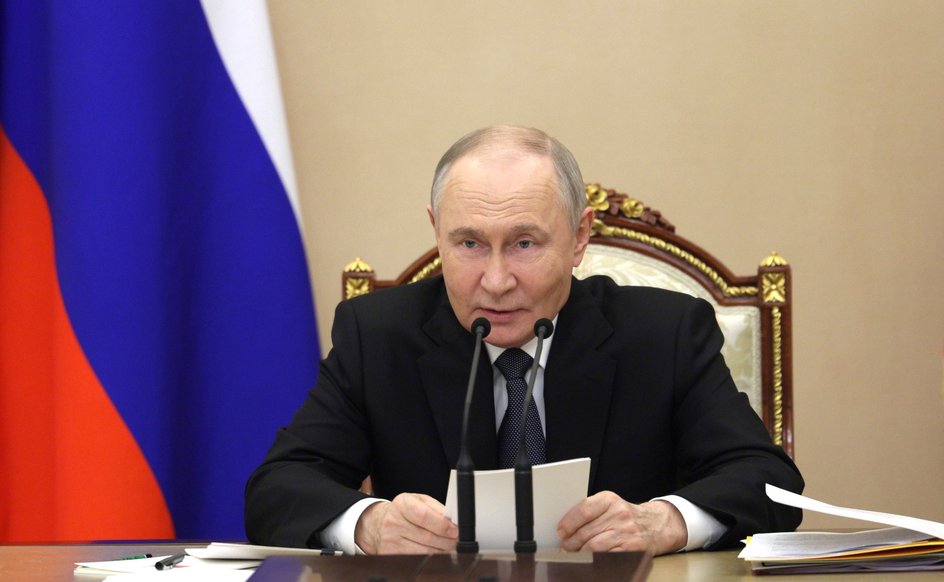 Владимир Путин на заседании Владимир Путин на заседании
