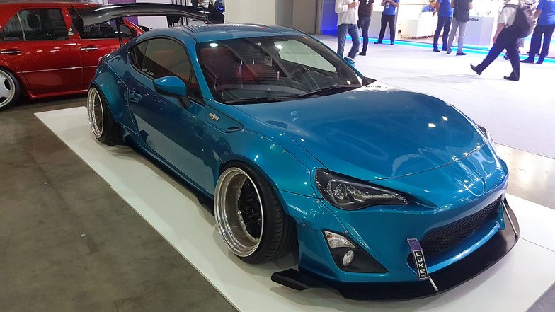 slide image for gallery: 23732 | Неформалы московской автомобильной выставки. Toyota GT86 и ещё кое-что для езды боком