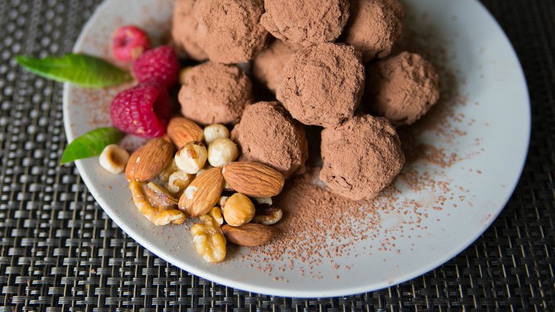 Конфеты «Чернослив в шоколаде» — пошаговый рецепт | витамин-п-байкальский.рф