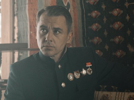 Igor Petrenko v televizním seriálu „Admirál Kuzněcov“