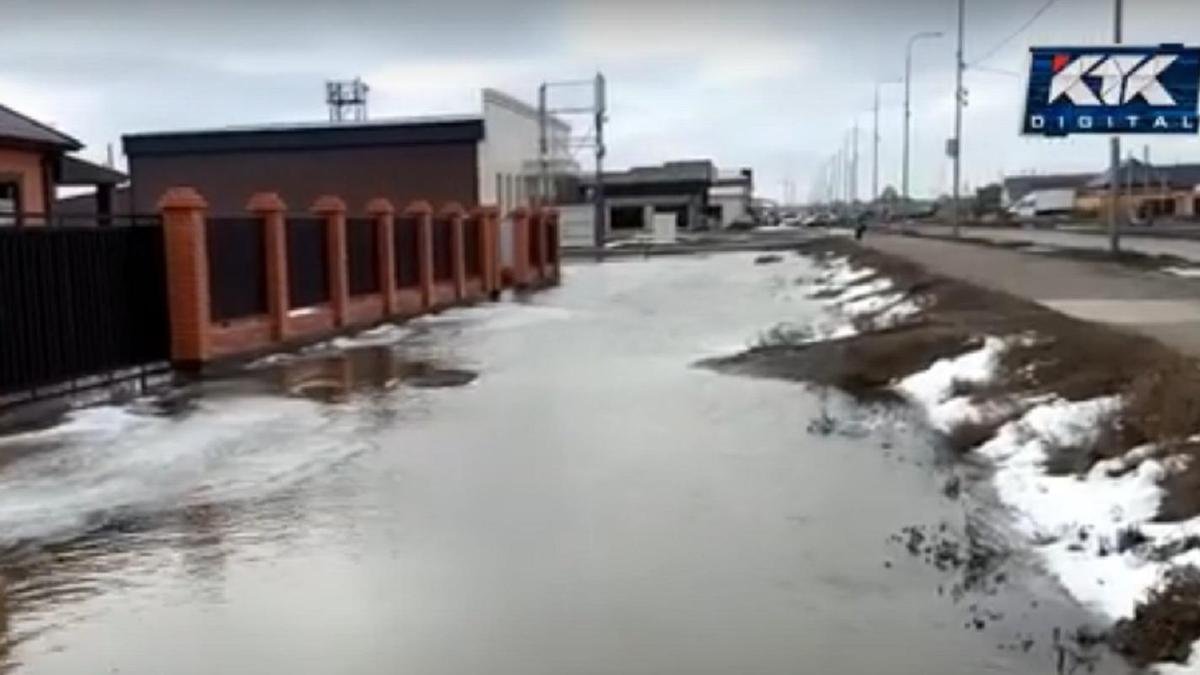 Вода как стояла, так и стоит»: режим ЧС объявили в Атырау из-за паводков -  Новости Mail.ru