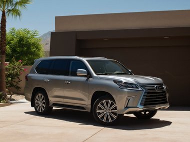 slide image for gallery: 17381 | Lexus LX 570