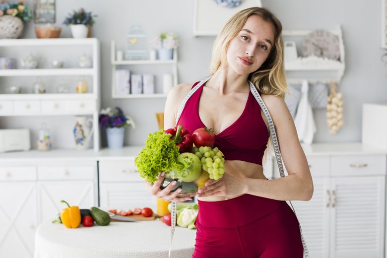 Девушка худеет и худеет Девушка худеет и худеет