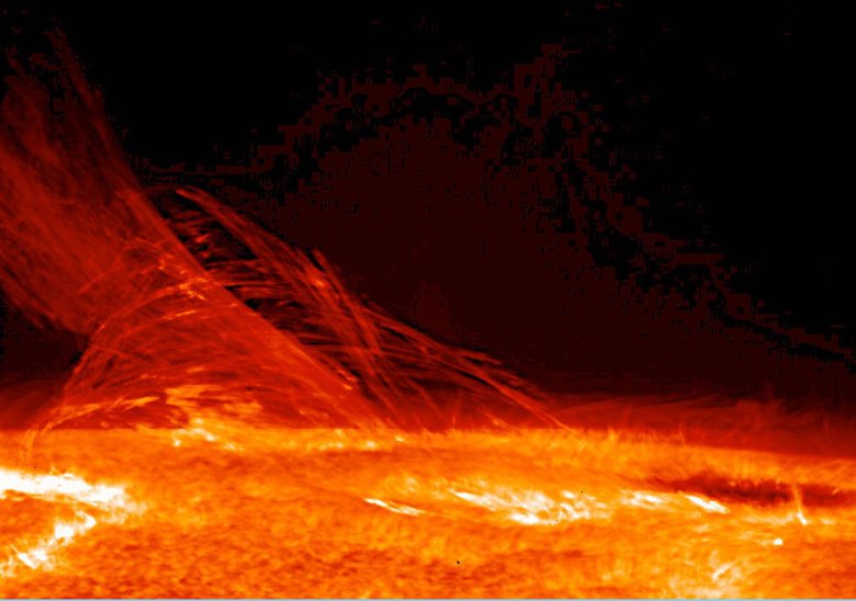 В хромосфере Солнца происходит много интересного. / Фото: Smithsonian Insider
