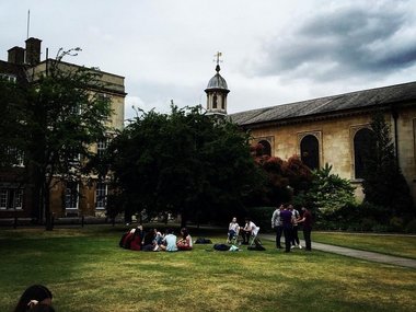 Slide image for gallery: 5439 | Сын певицы и актрисы Кристины Орбакайте Дени отправился учиться за границу. В свой Instagram он выложил живописное фото из Великобритании. «Oxford Study Courses – в прекрасном месте», – подписал снимок 17-летний Дени
