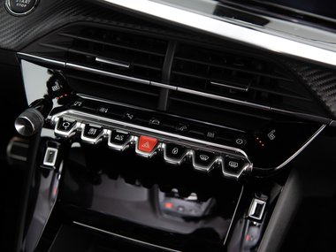 slide image for gallery: 27464 | Peugeot 2008