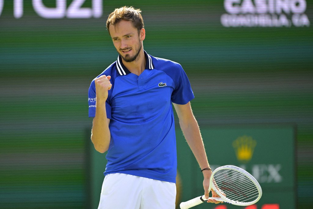 Даниил Медведев вышел в четвертьфинал турнира ATP серии «Мастерс» в Майами