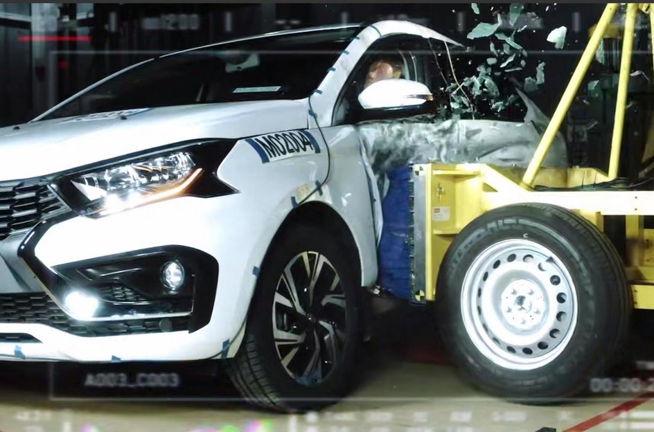 АвтоВАЗ показал видео краш-тестов Lada Iskra АвтоВАЗ показал видео краш-тестов Lada Iskra