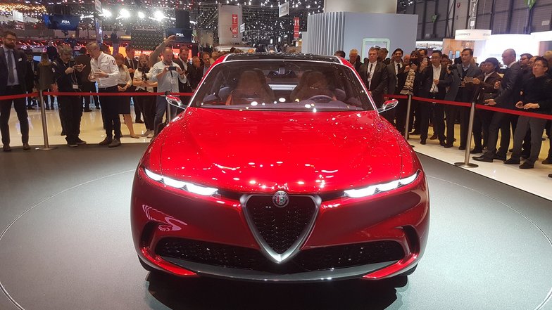 slide image for gallery: 24204 | Alfa Romeo Tonale