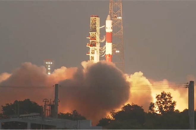 Старт ракеты PSLV Старт ракеты PSLV