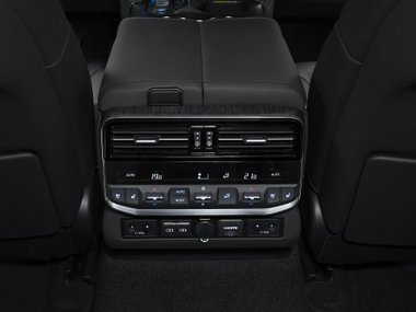 slide image for gallery: 28206 | Toyota Land Cruiser 300