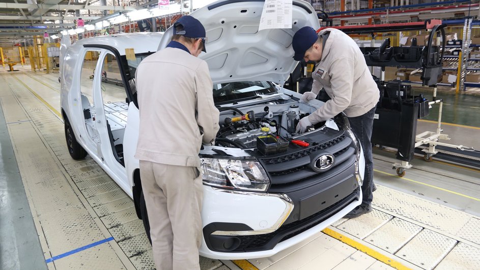 Производство Lada Largus на заводе в Ижевске. Сборка