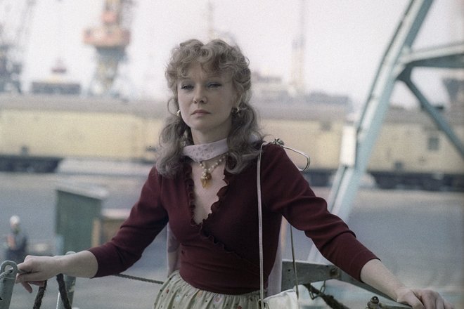 Людмила Гурченко в фильме «Любимая женщина механика Гаврилова» Людмила Гурченко в фильме «Любимая женщина механика Гаврилова»