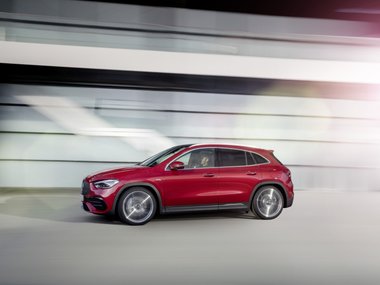 slide image for gallery: 25446 | Mercedes-Benz GLA