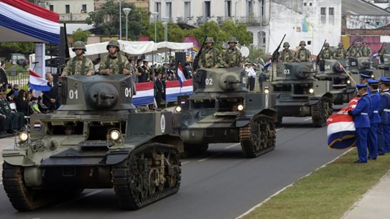 Танки М3 Stewart на военном параде в Парагвае. Фото: AFP 