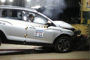 Скриншот видео краш-теста Lada SW Cross по методике ARCAP