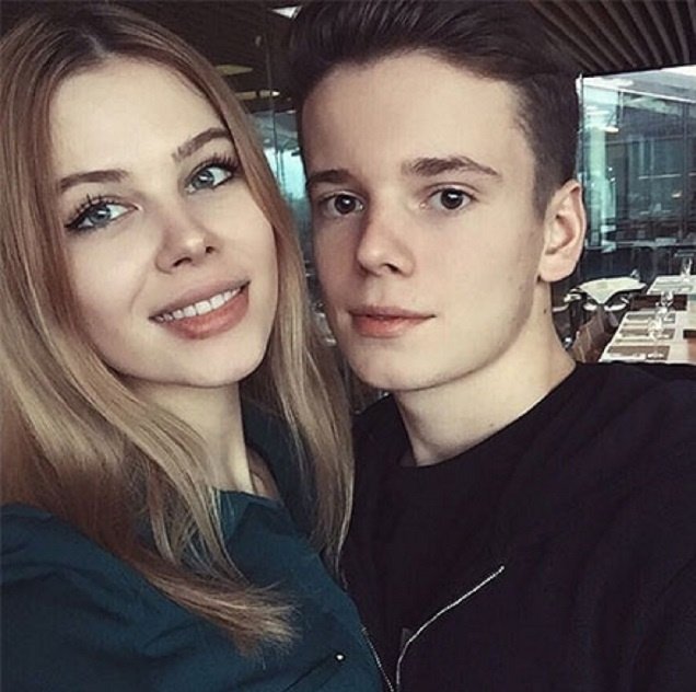 20-летняя модель Анна Шеридан и 17-летний пианист и сын Валерии Арсений Шульгин © Instagram