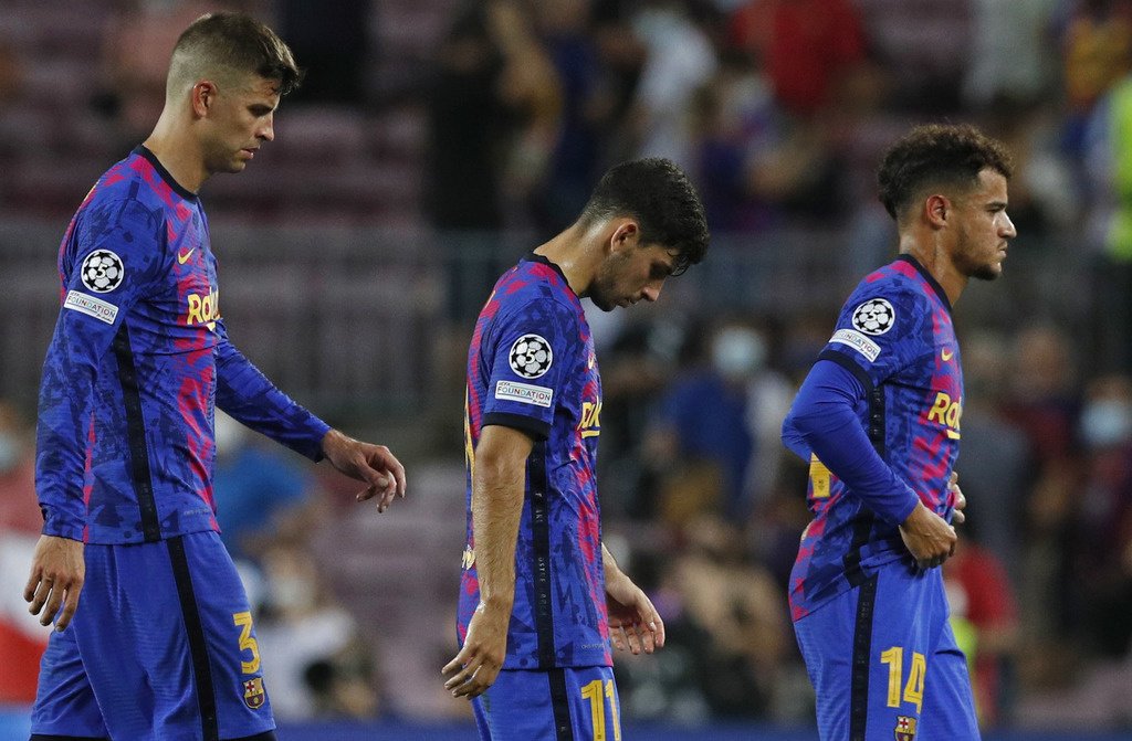 «Барселона» сыграла вничью с «Наполи» в первом матче раунда плей-офф Лиги Европы