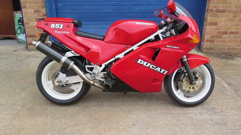 slide image for gallery: 26448 | Ducati 851