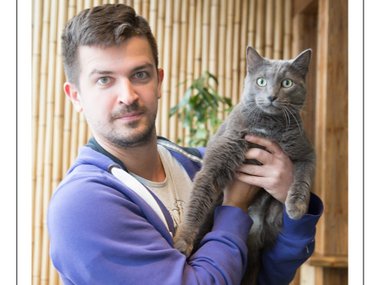 Денис Решетников и кот Шеф.