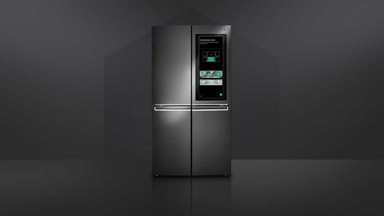 Холодильник с экраном из серии LG ThinQ. Фото: LG