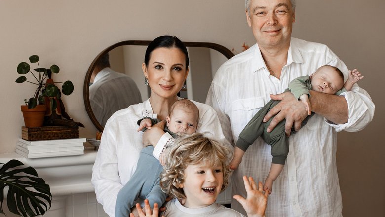 Екатерина Стриженова с мужем и внуками 