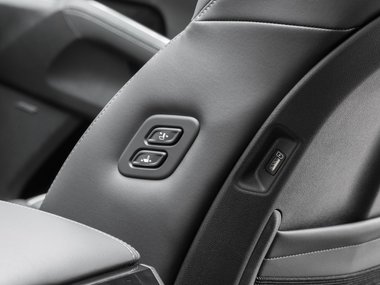 slide image for gallery: 26723 | Kia Sorento детали салона