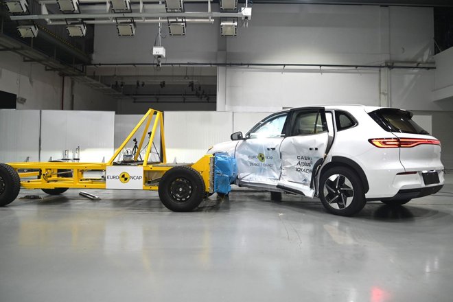 Безопасность электрического Geely EX5 проверили по европейской методике Безопасность электрического Geely EX5 проверили по европейской методике