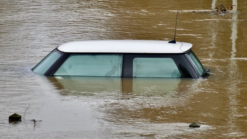 Потоп. Затопленый автомобиль