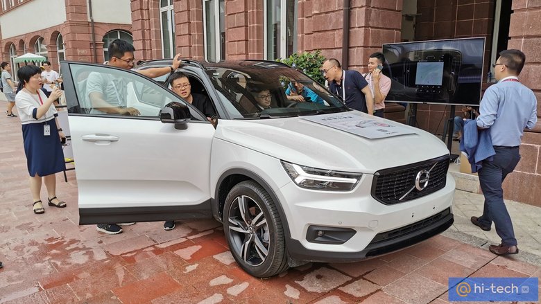 Volvo выставила свой автомобиль с системой HiCar в кампусе Huawei Ox Horn.