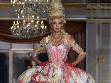 Slide image for gallery: 12539 | Стелла Максвелл на показе Moschino
Источник: legion-media.ru