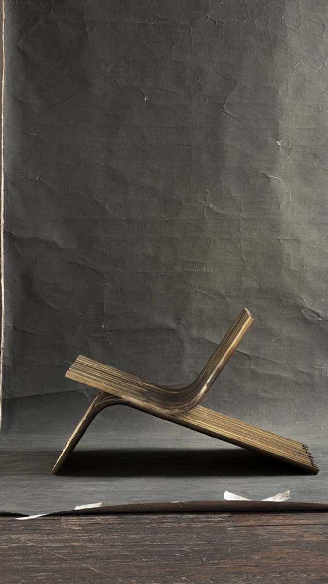 Испанский дизайнер показал оригинальную мебель из латуни и металлических листов (выглядит круто)