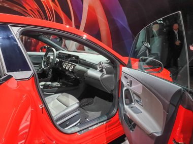 slide image for gallery: 24177 | Mercedes-Benz CLA