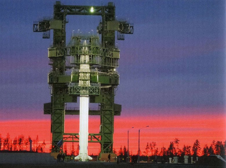 Установка РН &quot;Ангара-1.2ПП&quot; на стартовом столе на космодроме Плесецк. Фото: издательство &quot;Ремарко&quot;